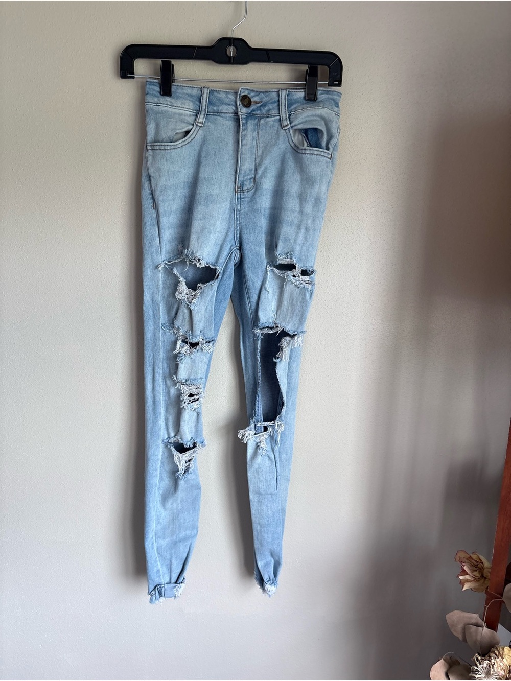 2/$5 Rue21 Light Wash Ripped Skinny Jeans Size 2